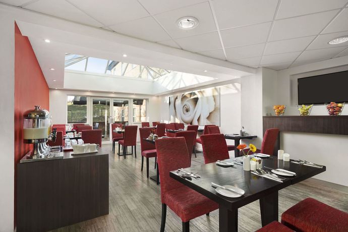Imagen de los interiores del Hotel Ramada London Stansted Airport. Foto 20