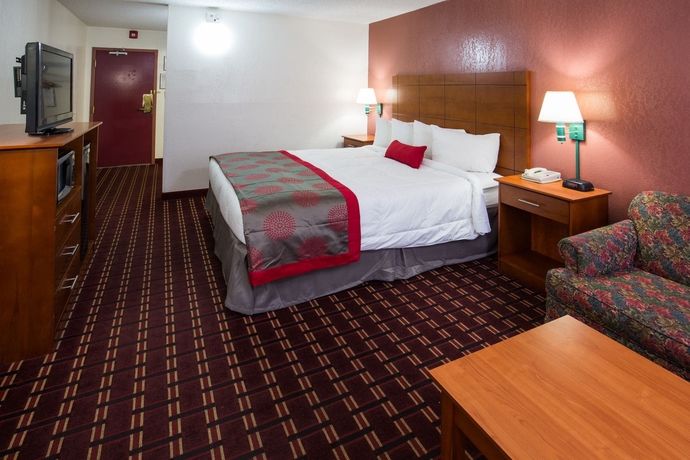 Imagen de la habitación del Hotel Ramada Medford And Conference Center. Foto 8