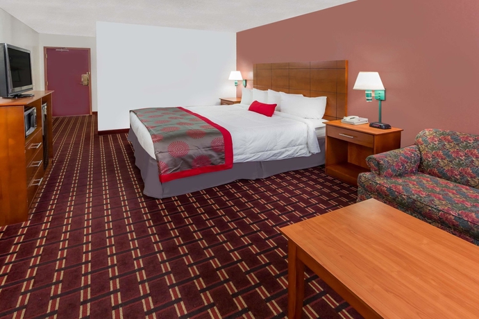 Imagen de la habitación del Hotel Ramada Medford And Conference Center. Foto 11