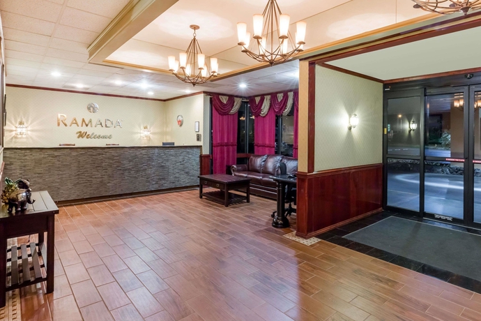 Imagen de los interiores del Hotel Ramada Medford And Conference Center. Foto 19