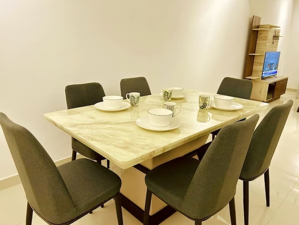 Imagen de la habitación del Hotel Ramada Medini. Foto 6