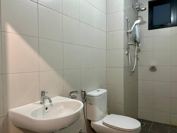 Imagen de la habitación del Hotel Ramada Medini. Foto 9