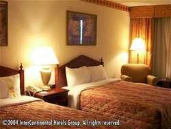 Imagen de la habitación del Hotel Ramada Plaza Atlanta Capitol Park. Foto 4