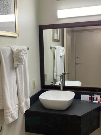 Imagen de la habitación del Hotel Ramada Plaza By Wyndham Albuquerque Midtown. Foto 8