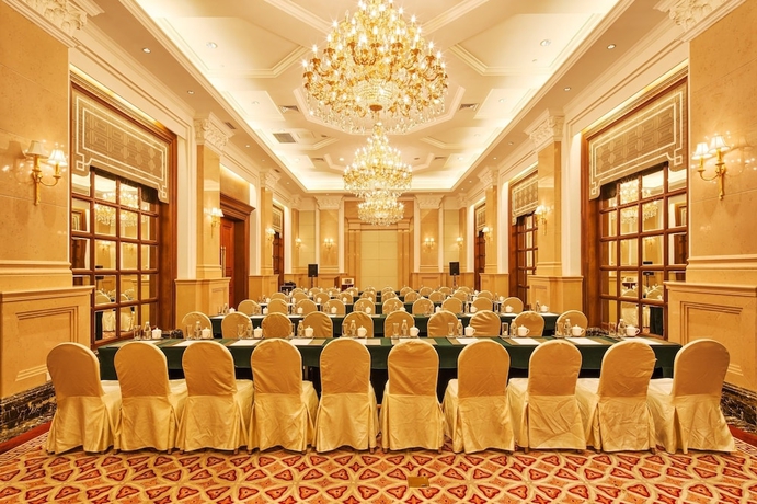 Imagen de los interiores del Hotel Ramada Plaza By Wyndham Anshun. Foto 17