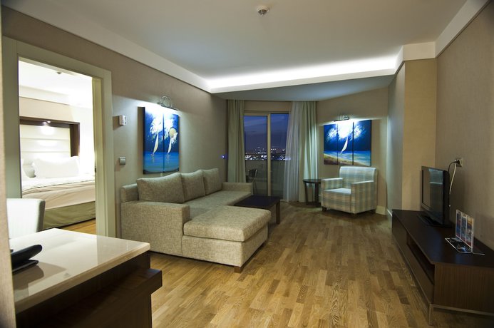 Imagen de la habitación del Hotel Ramada Plaza By Wyndham Antalya. Foto 3