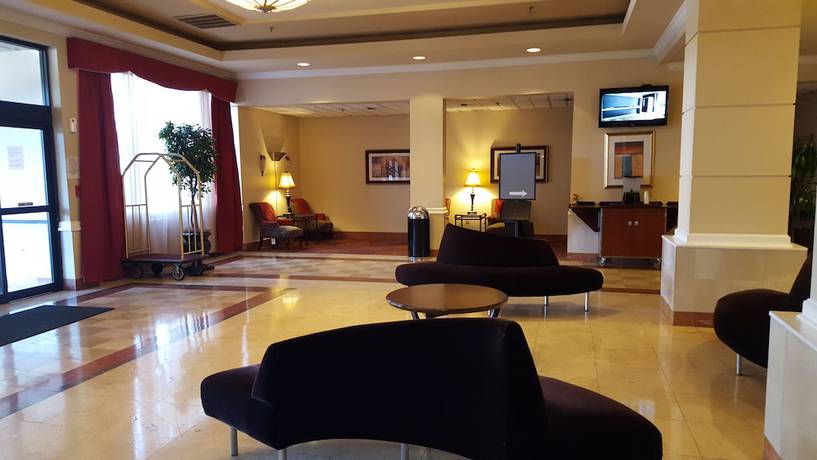 Imagen de los interiores del Hotel Ramada Plaza By Wyndham Atlanta Airport. Foto 9