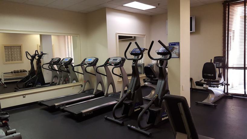 Imagen de los interiores del Hotel Ramada Plaza By Wyndham Atlanta Airport. Foto 13