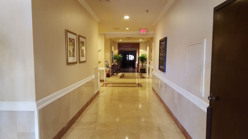Imagen de los interiores del Hotel Ramada Plaza By Wyndham Atlanta Airport. Foto 17
