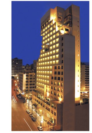 Imagen general del Hotel Ramada Plaza By Wyndham Beirut Raouche. Foto 2