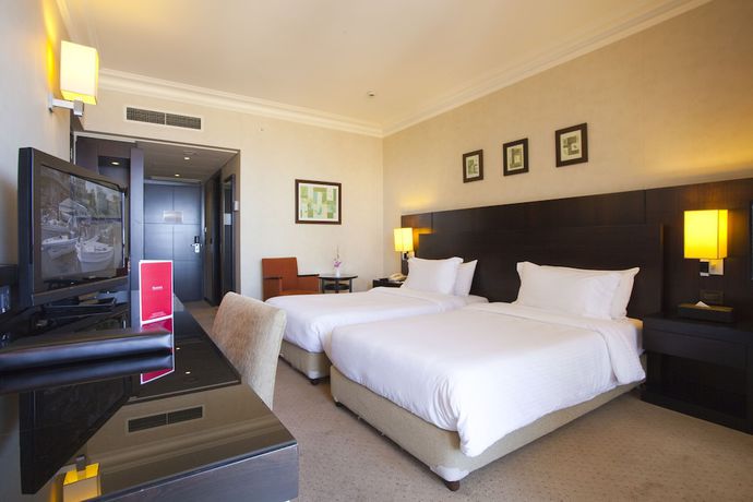Imagen de la habitación del Hotel Ramada Plaza By Wyndham Beirut Raouche. Foto 8