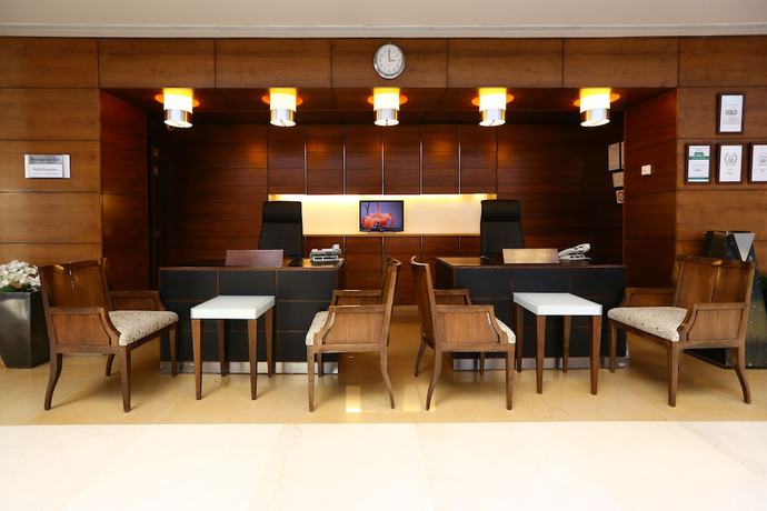 Imagen de los interiores del Hotel Ramada Plaza By Wyndham Beirut Raouche. Foto 20