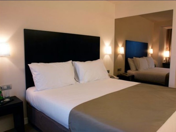 Imagen de la habitación del Hotel Ramada Plaza By Wyndham Bucharest Convention Center. Foto 6