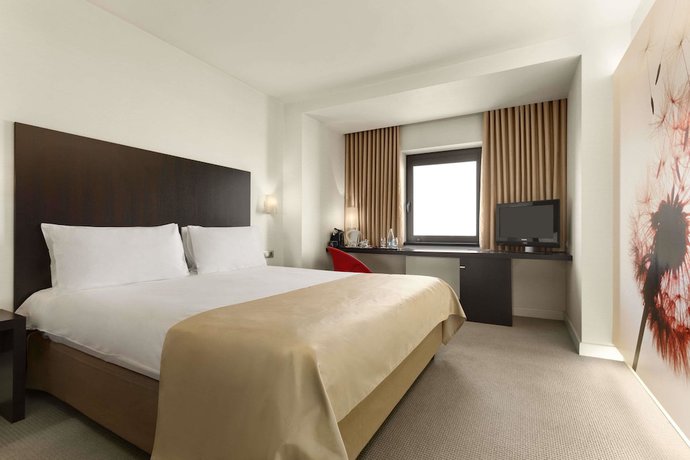 Imagen de la habitación del Hotel Ramada Plaza By Wyndham Bucharest Convention Center. Foto 9
