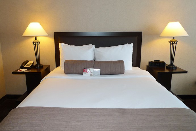 Imagen de la habitación del Hotel Ramada Plaza By Wyndham Calgary Downtown. Foto 4