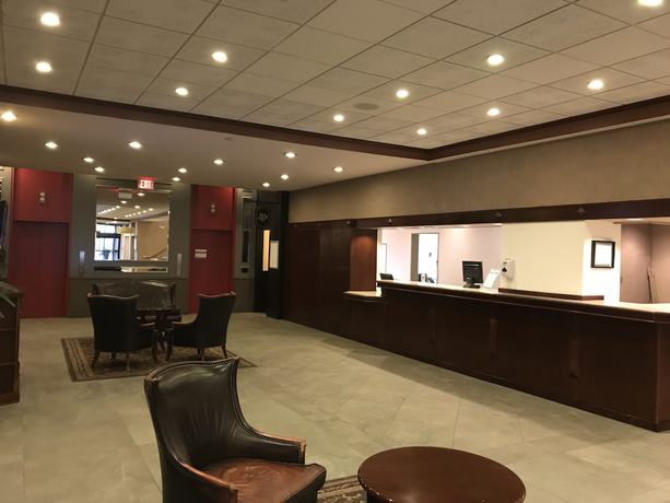 Imagen de los interiores del Hotel Ramada Plaza By Wyndham Calgary Downtown. Foto 20