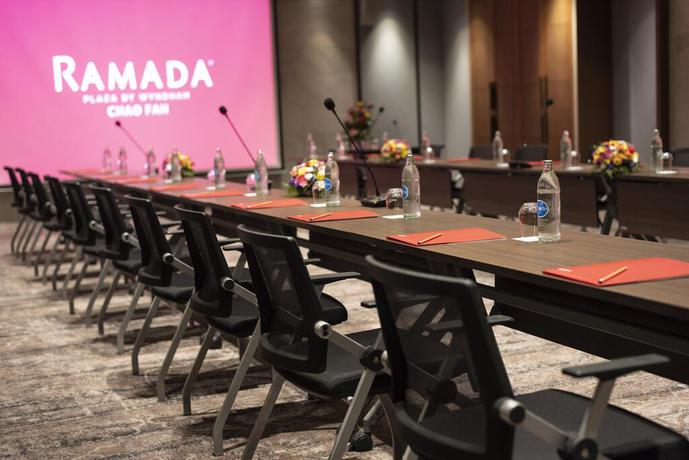 Imagen de los interiores del Hotel Ramada Plaza By Wyndham Chao Fah. Foto 12