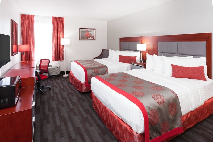 Imagen de la habitación del Hotel Ramada Plaza By Wyndham Chicago North Shore. Foto 8