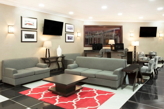 Imagen de los interiores del Hotel Ramada Plaza By Wyndham Chicago North Shore. Foto 14