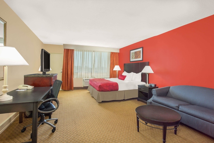 Imagen de la habitación del Hotel Ramada Plaza By Wyndham Fayetteville Fort Bragg Area. Foto 15