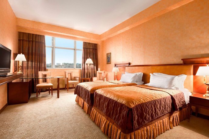 Imagen de la habitación del Hotel Ramada Plaza By Wyndham Gence. Foto 4