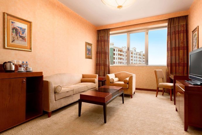 Imagen de la habitación del Hotel Ramada Plaza By Wyndham Gence. Foto 5