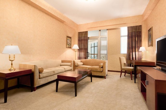 Imagen de la habitación del Hotel Ramada Plaza By Wyndham Gence. Foto 15