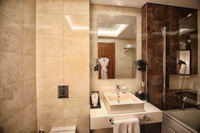 Imagen de la habitación del Hotel Ramada Plaza By Wyndham Istanbul Asia Airport. Foto 3