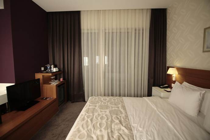 Imagen de la habitación del Hotel Ramada Plaza By Wyndham Istanbul Asia Airport. Foto 13
