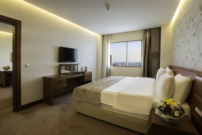 Imagen de la habitación del Hotel Ramada Plaza By Wyndham Istanbul Atakoy. Foto 5