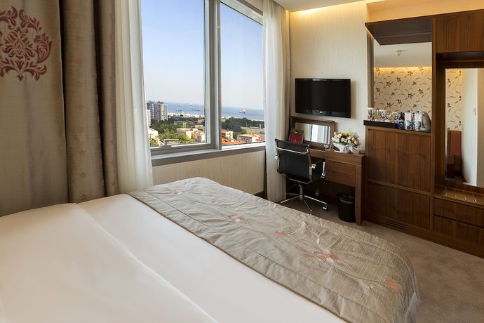 Imagen de la habitación del Hotel Ramada Plaza By Wyndham Istanbul Atakoy. Foto 9