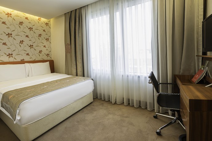 Imagen de la habitación del Hotel Ramada Plaza By Wyndham Istanbul Atakoy. Foto 13
