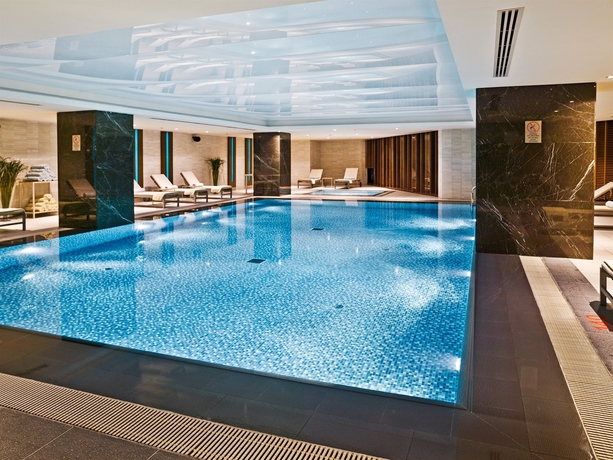 Imagen de la piscina del Hotel Ramada Plaza By Wyndham Istanbul Tekstilkent. Foto 15