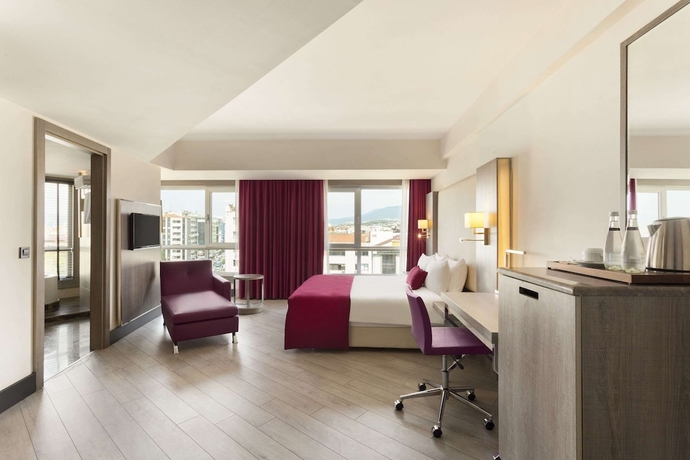 Imagen de la habitación del Hotel Ramada Plaza By Wyndham Izmir. Foto 7