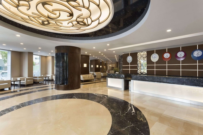 Imagen de los interiores del Hotel Ramada Plaza By Wyndham Izmir. Foto 18
