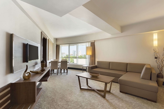 Imagen de la habitación del Hotel Ramada Plaza By Wyndham Izmir. Foto 16