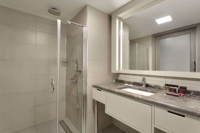 Imagen de la habitación del Hotel Ramada Plaza By Wyndham Izmir. Foto 17