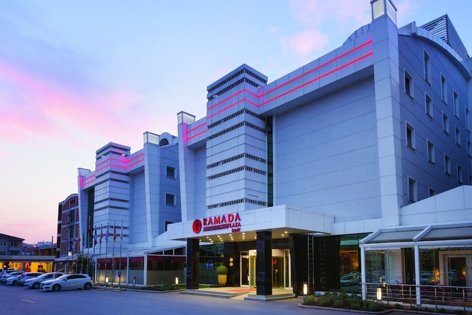 Imagen general del Hotel Ramada Plaza By Wyndham Izmit. Foto 1