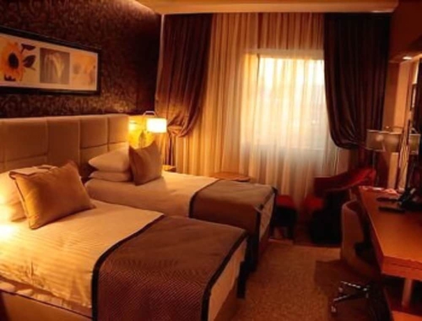 Imagen de la habitación del Hotel Ramada Plaza By Wyndham Izmit. Foto 9