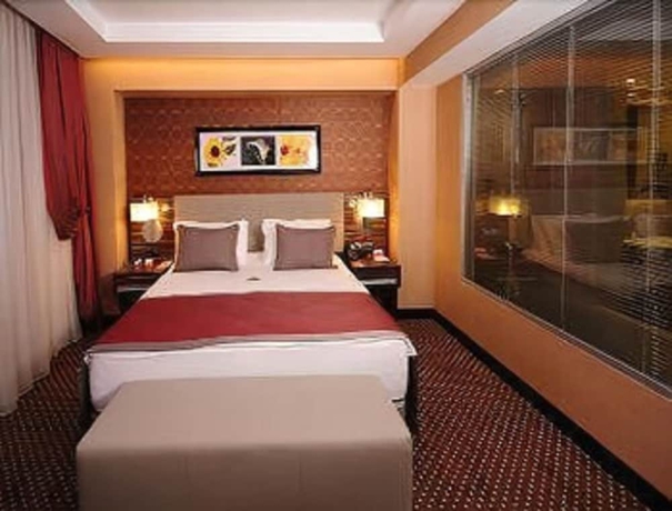 Imagen de la habitación del Hotel Ramada Plaza By Wyndham Izmit. Foto 12