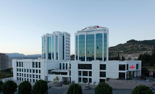 Imagen general del Hotel Ramada Plaza By Wyndham Kahramanmaras. Foto 3