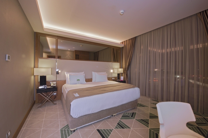 Imagen de la habitación del Hotel Ramada Plaza By Wyndham Konya. Foto 5