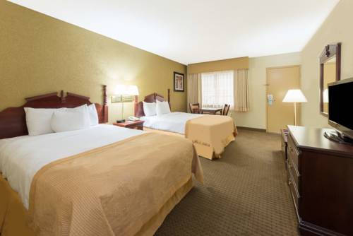 Imagen de la habitación del Hotel Ramada Plaza By Wyndham Louisville & Confere. Foto 5