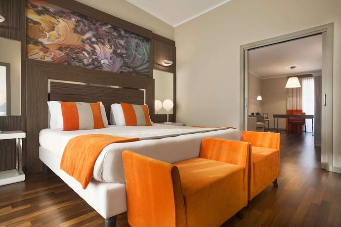 Imagen de la habitación del Hotel Ramada Plaza By Wyndham Milano. Foto 10