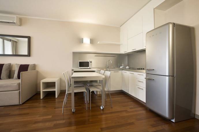Imagen de la habitación del Hotel Ramada Plaza By Wyndham Milano. Foto 12