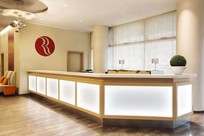 Imagen de los interiores del Hotel Ramada Plaza By Wyndham Milano. Foto 20