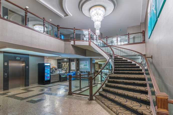 Imagen de los interiores del Hotel Ramada Plaza By Wyndham Niagara Falls. Foto 10