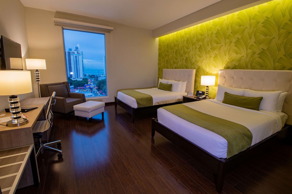 Imagen de la habitación del Hotel Ramada Plaza By Wyndham Panama Punta Pacífica. Foto 2