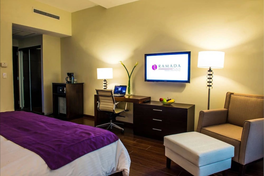 Imagen de la habitación del Hotel Ramada Plaza By Wyndham Panama Punta Pacífica. Foto 5