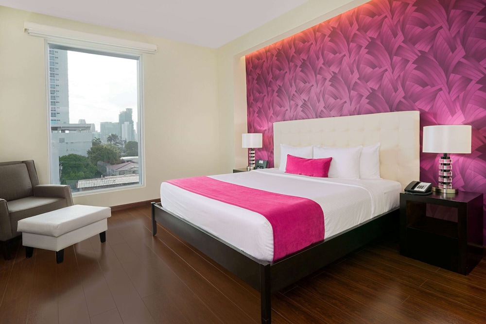 Imagen de la habitación del Hotel Ramada Plaza By Wyndham Panama Punta Pacífica. Foto 11